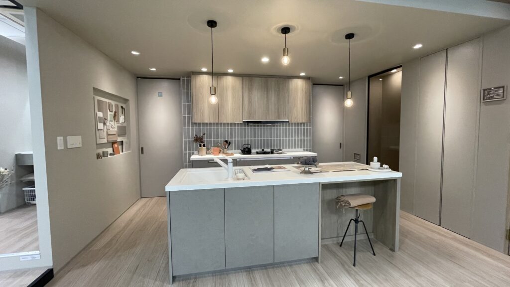 パナソニックのセパレートタイプキッチンとアイランドカウンター"